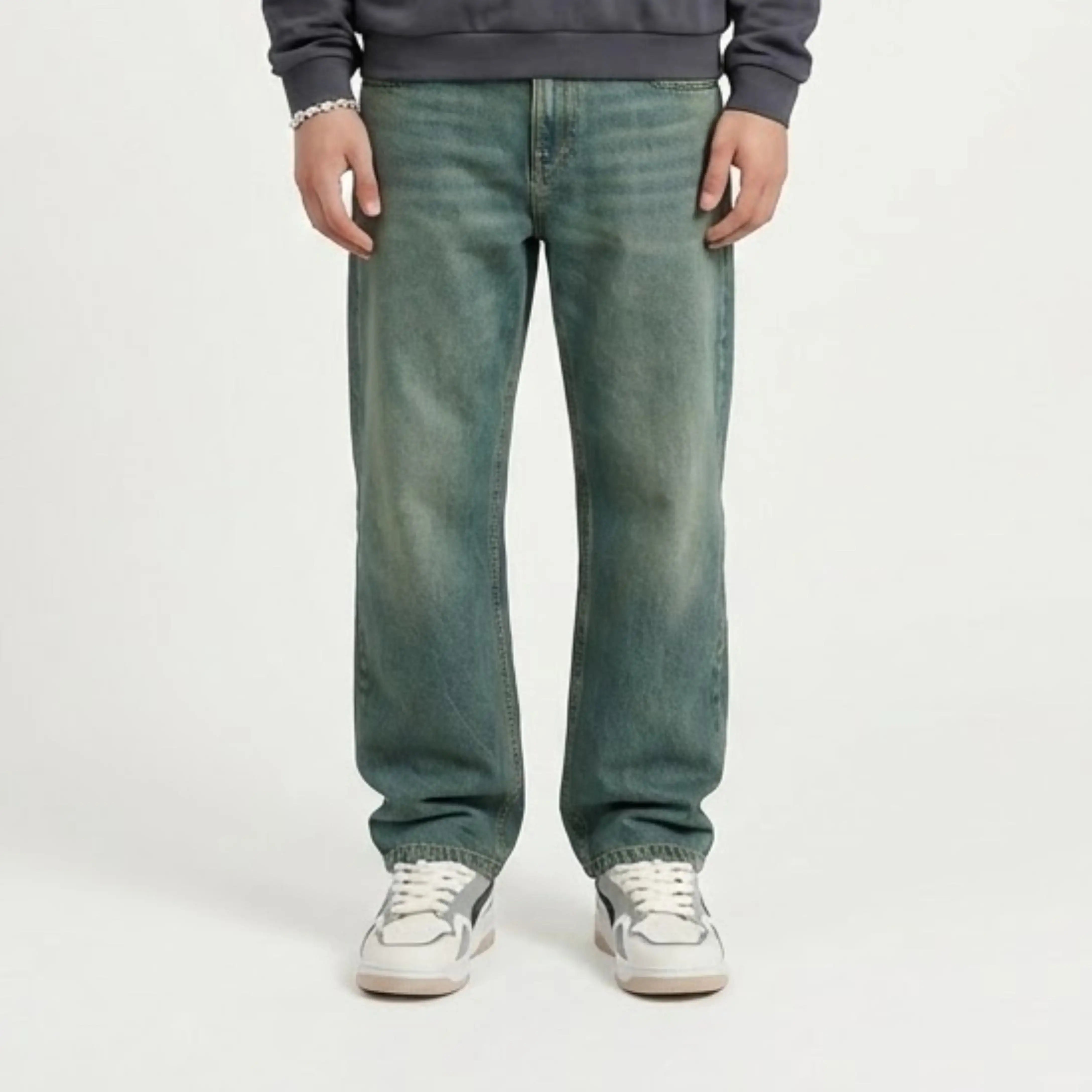 STRAIGHT FIT - JEANS