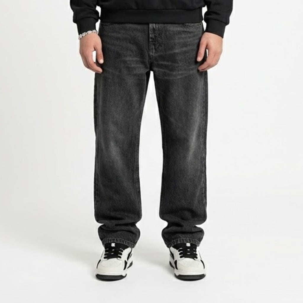 STRAIGHT FIT - JEANS