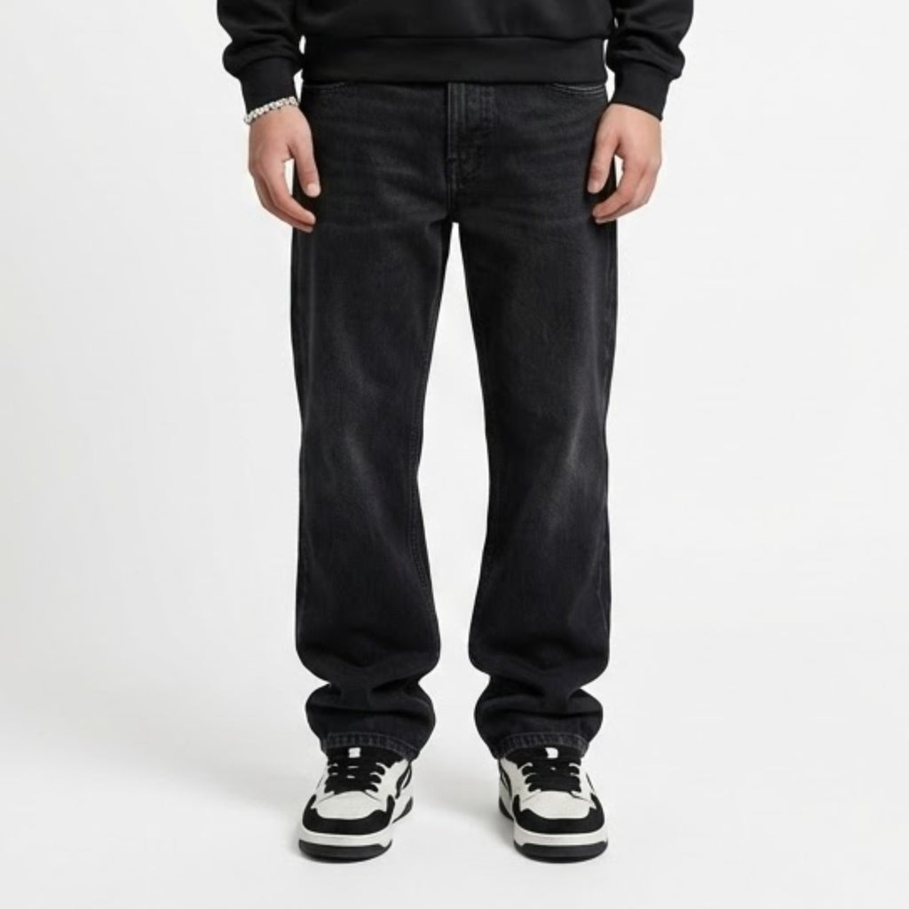 STRAIGHT FIT - JEANS